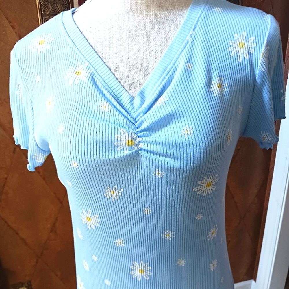 NWOT Thereabouts Scoop Neck Ribbed Floral Ruffled Blue Shirt Size XL 18.5P